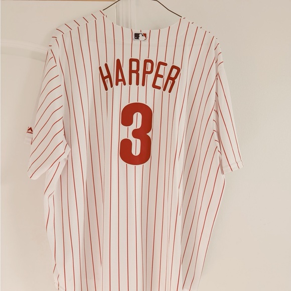 Majestic, Men’s Phillies Button Up Shirt - Picture 2 of 3